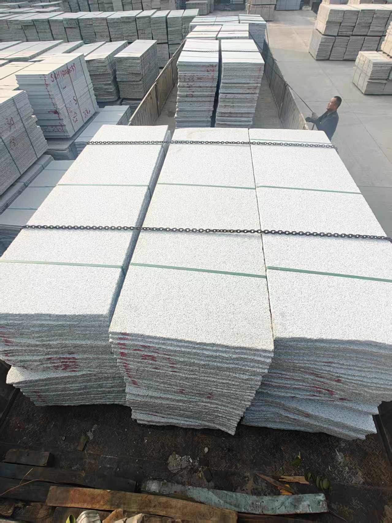 山南芝麻白毛板，石材毛板