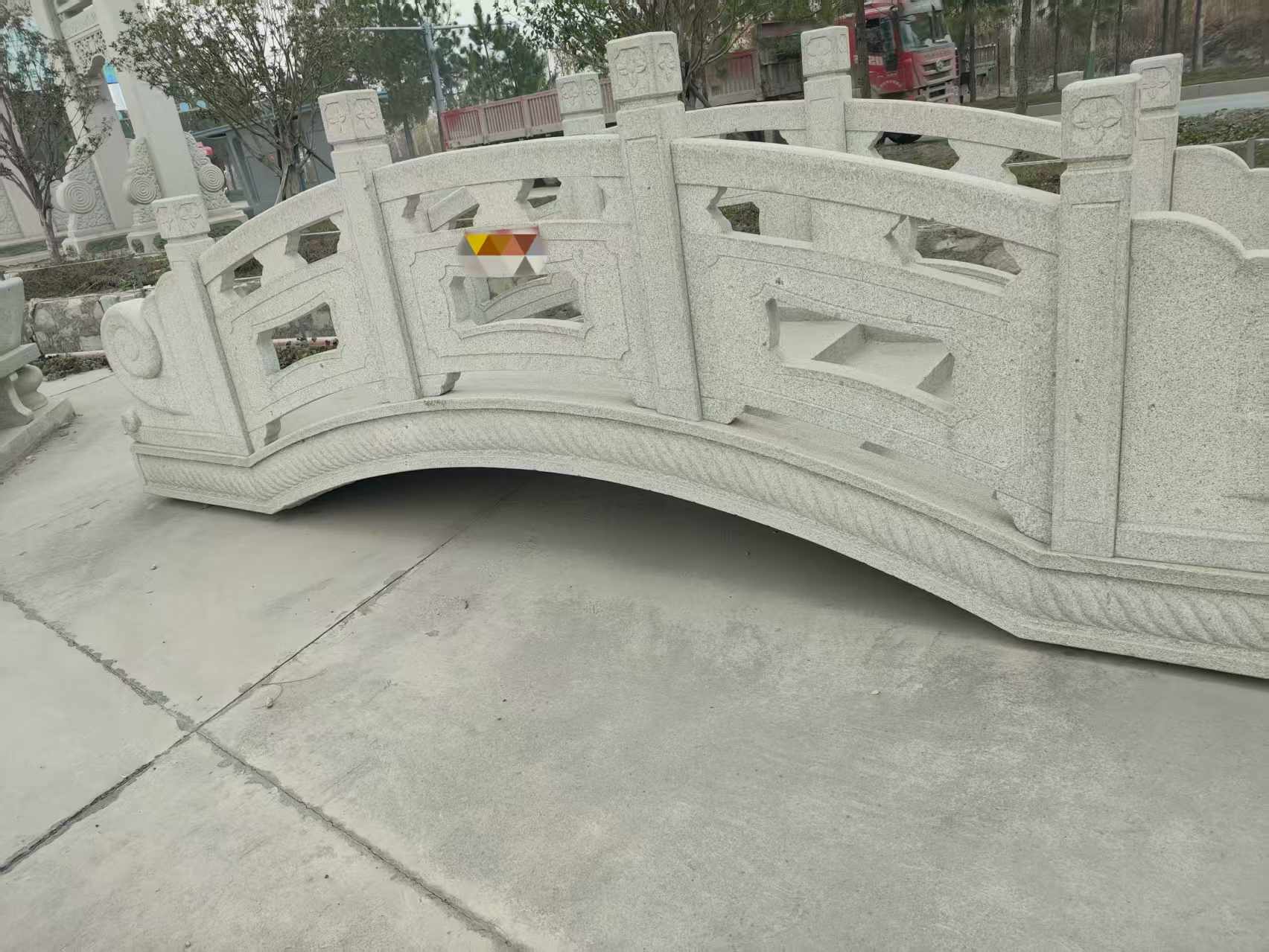 山南芝麻白拱桥，石桥