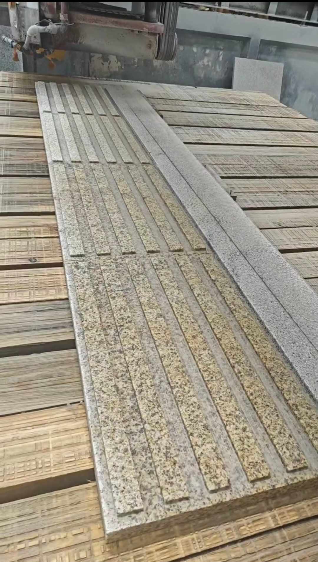 山南黄金麻盲道石 盲条