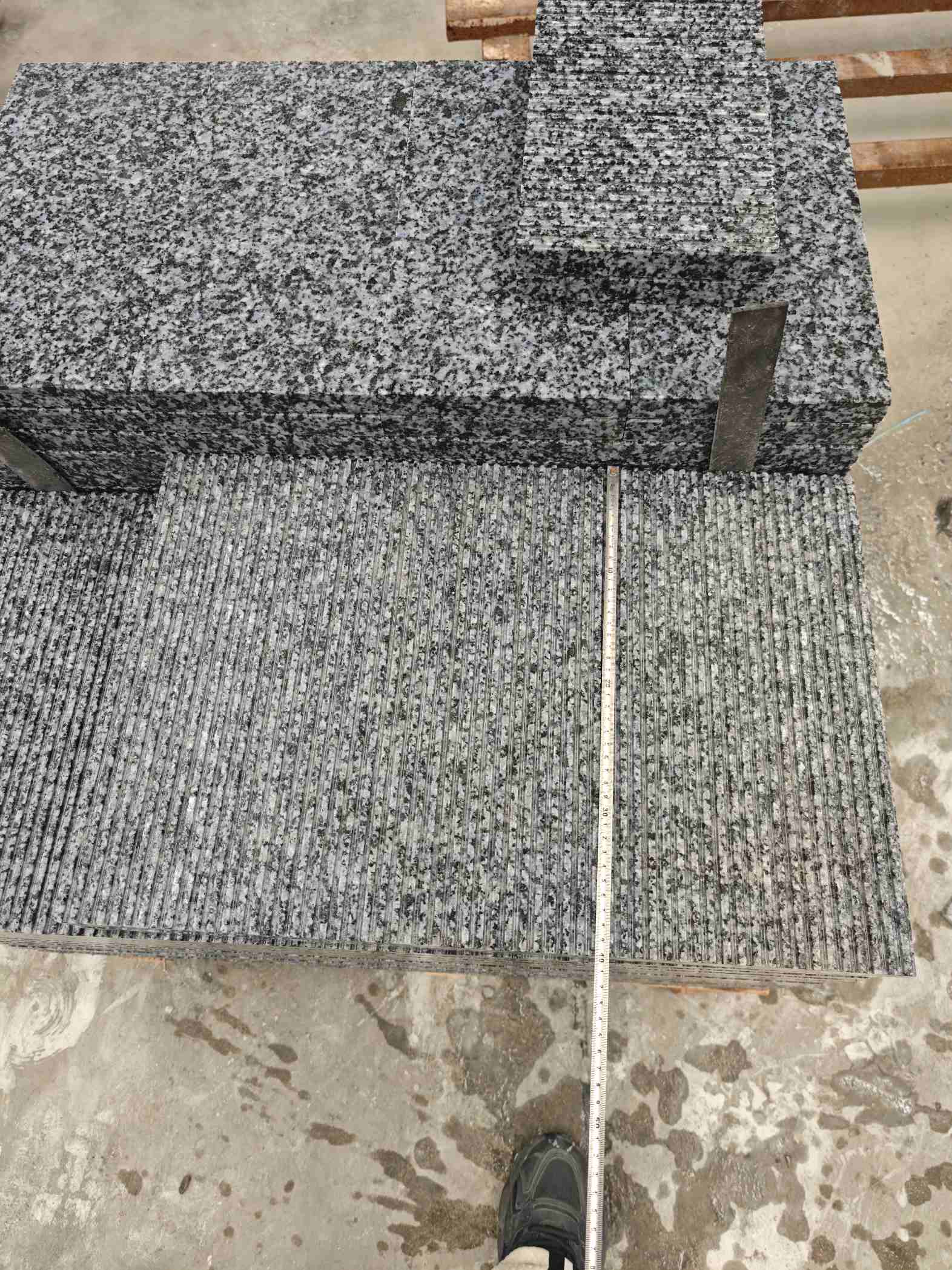 山南芝麻黑拉丝面