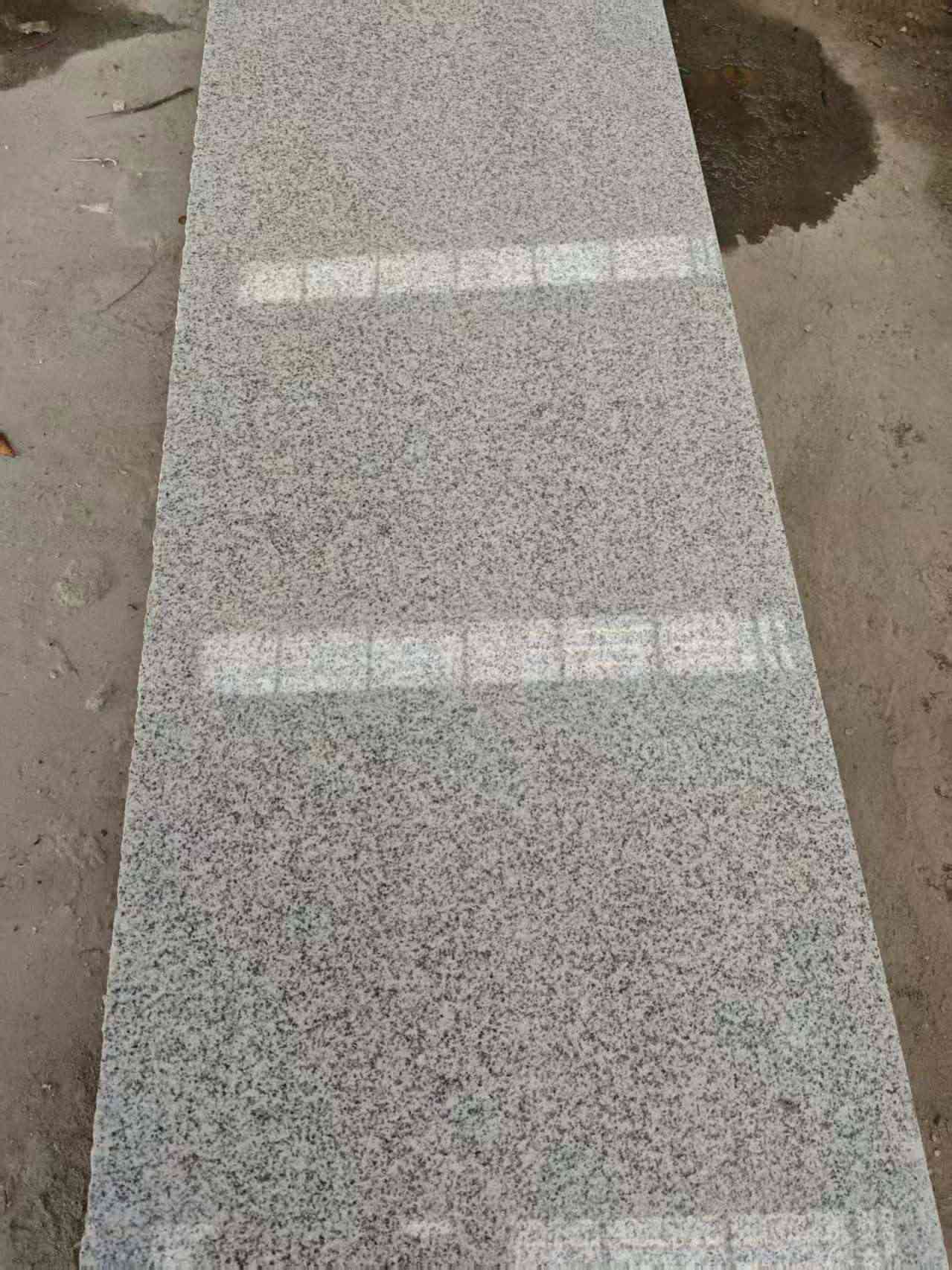 山南芝麻白光面毛板